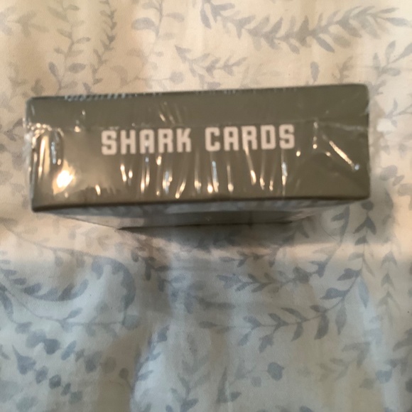 Kikkerland Lenticular 3D Shark Poker Size Playing Cards Motion Effect Sealed - Picture 6 of 6